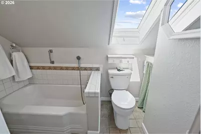 570 W Lexington Ave, Astoria, OR 97103 - Photo 23