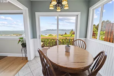 570 W Lexington Ave, Astoria, OR 97103 - Photo 15