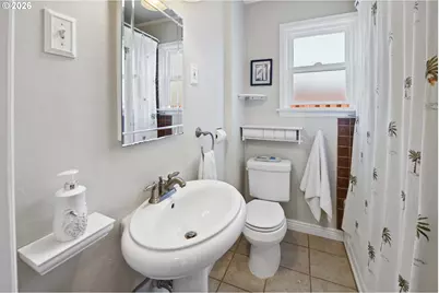 570 W Lexington Ave, Astoria, OR 97103 - Photo 7