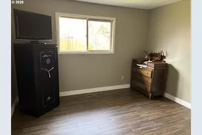 404 2nd St, La Grande, OR 97850 - Photo 9