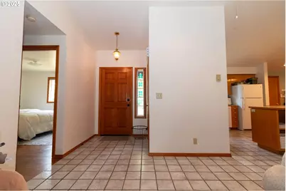 2040 23rd St, Florence, OR 97439 - Photo 5