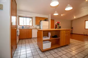 2040 23rd St, Florence, OR 97439 - Photo 11