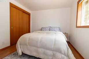 2040 23rd St, Florence, OR 97439 - Photo 23