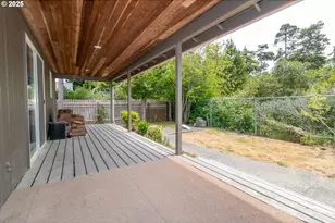 2040 23rd St, Florence, OR 97439 - Photo 27