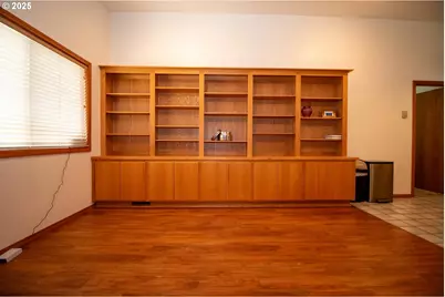 2040 23rd St, Florence, OR 97439 - Photo 17