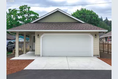 206 Douglas St, Longview, WA 98632 - Photo 1