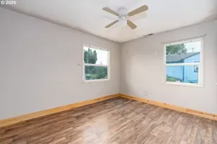 307 Cypress St, Longview, WA 98632 - Photo 13
