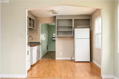 307 Cypress St, Longview, WA 98632 - Photo 9