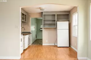 307 Cypress St, Longview, WA 98632 - Photo 9