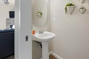 17925 SW Brisk Ln, Beaverton, OR 97007 - Photo 9