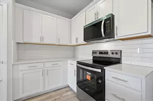 306 E Wilson St, Carlton, OR 97111 - Photo 11