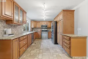 5585 NW Peregrine Pl, Portland, OR 97229 - Photo 13