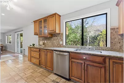 5585 NW Peregrine Pl, Portland, OR 97229 - Photo 19