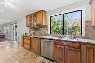 5585 NW Peregrine Pl, Portland, OR 97229 - Photo 19