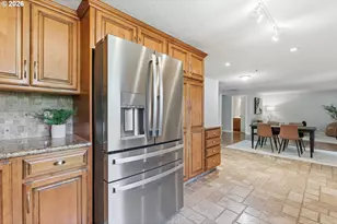 5585 NW Peregrine Pl, Portland, OR 97229 - Photo 19