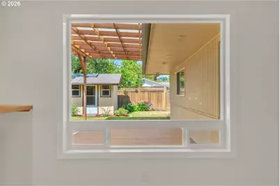 2540 Tyler St, Eugene, OR 97405 - Photo 9