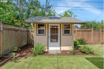 2540 Tyler St, Eugene, OR 97405 - Photo 29