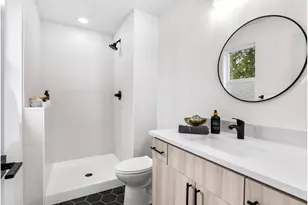 7383 N Mobile Ave, Portland, OR 97217 - Photo 11