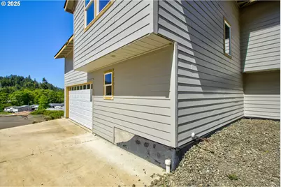 1030 Forest Heights St, Sutherlin, OR 97479 - Photo 21