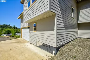 1030 Forest Heights St, Sutherlin, OR 97479 - Photo 21