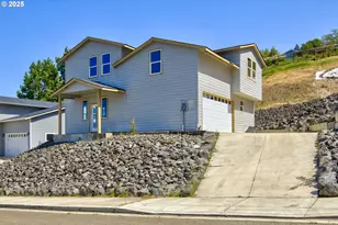 1030 Forest Heights St, Sutherlin, OR 97479 - Photo 1