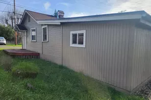 1337 NE Freemont Ave, Roseburg, OR 97470 - Photo 3