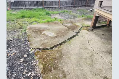 1337 NE Freemont Ave, Roseburg, OR 97470 - Photo 17