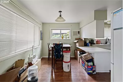 830 Deal St, Junction City, OR 97448 - Photo 3