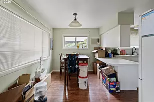 830 Deal St, Junction City, OR 97448 - Photo 3