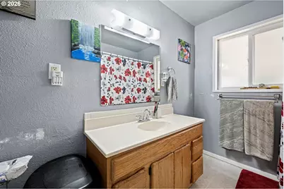 830 Deal St, Junction City, OR 97448 - Photo 15