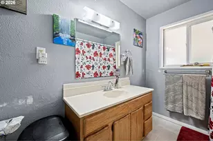 830 Deal St, Junction City, OR 97448 - Photo 15
