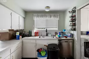 830 Deal St, Junction City, OR 97448 - Photo 5