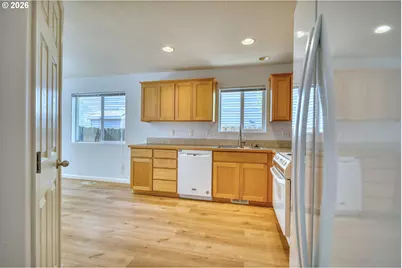 35340 Oakwood Dr, Saint Helens, OR 97051 - Photo 13