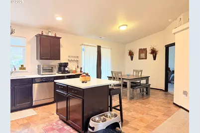 398 Sparrow Ave, Umatilla, OR 97882 - Photo 5