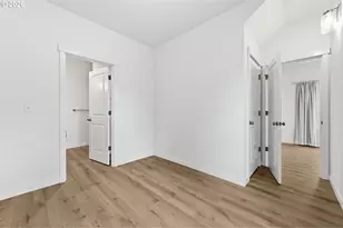 5592 Burnett Ave, Eugene, OR 97402 - Photo 17