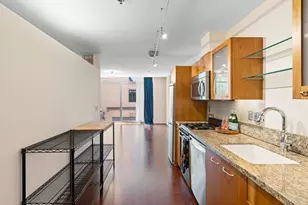 1221 SW 10th Ave, Portland, OR 97205 - Photo 3