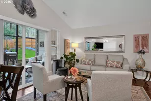 1810 NE Alameda Ave, Roseburg, OR 97470 - Photo 9