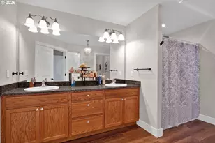 1810 NE Alameda Ave, Roseburg, OR 97470 - Photo 17