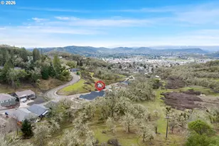 1810 NE Alameda Ave, Roseburg, OR 97470 - Photo 39