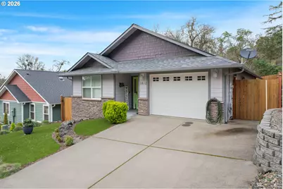 1810 NE Alameda Ave, Roseburg, OR 97470 - Photo 3