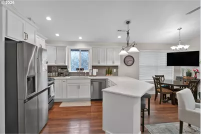 1810 NE Alameda Ave, Roseburg, OR 97470 - Photo 13