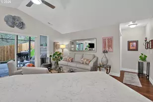 1810 NE Alameda Ave, Roseburg, OR 97470 - Photo 11