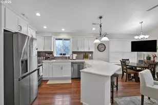 1810 NE Alameda Ave, Roseburg, OR 97470 - Photo 9