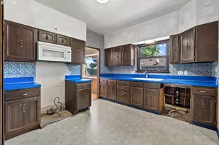 225 W Arlington St, Gladstone, OR 97027 - Photo 17
