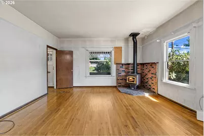 225 W Arlington St, Gladstone, OR 97027 - Photo 11