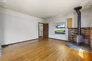 225 W Arlington St, Gladstone, OR 97027 - Photo 9