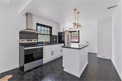 9637 SW Spring Crest Dr, Portland, OR 97225 - Photo 15