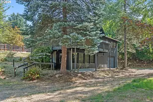 9637 SW Spring Crest Dr, Portland, OR 97225 - Photo 3