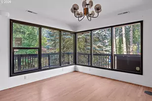 9637 SW Spring Crest Dr, Portland, OR 97225 - Photo 11