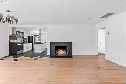 9637 SW Spring Crest Dr, Portland, OR 97225 - Photo 7